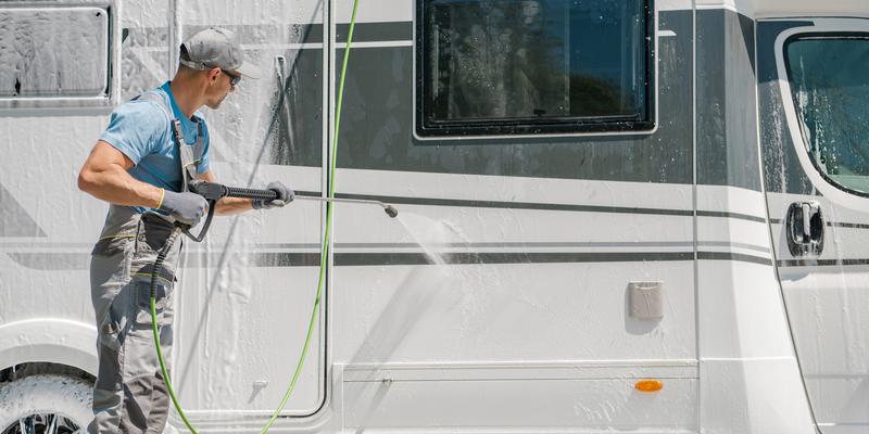 Außenreinigung & Pflege Wohnmobil